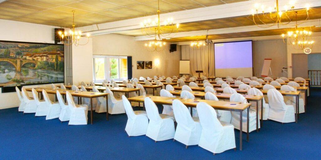 hotel-best-western-la-gentilhommiere-1lieu1salle-salle-de-reunion.jpg