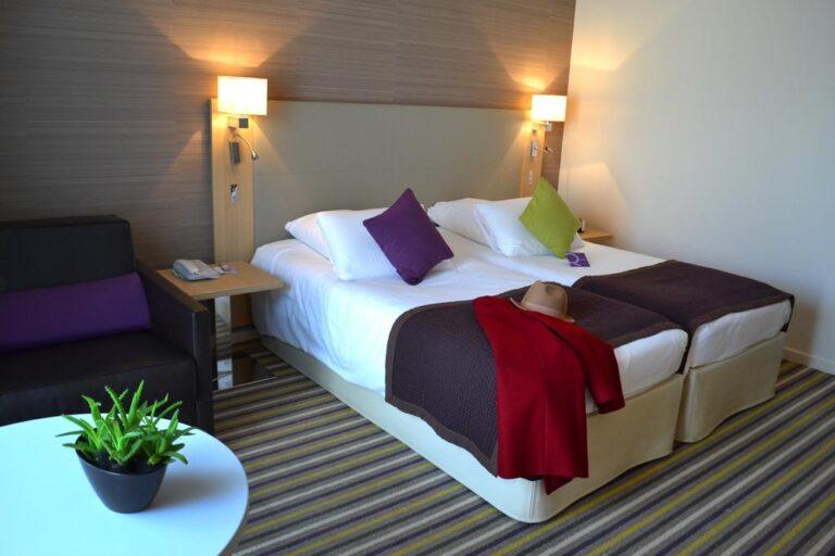 hotel-mercure-carcassonne-la-cite-1lieu1salle-chambre-seminaires.jpg