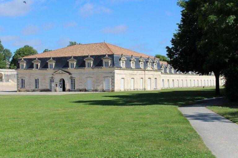 hotel-restaurant-de-la-corderie-royale-1lieu1salle-convention-jardin.jpg