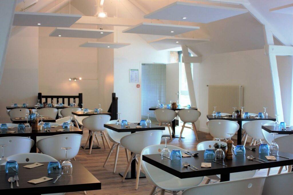 hotel-restaurant-de-la-corderie-royale-1lieu1salle-reception.jpg