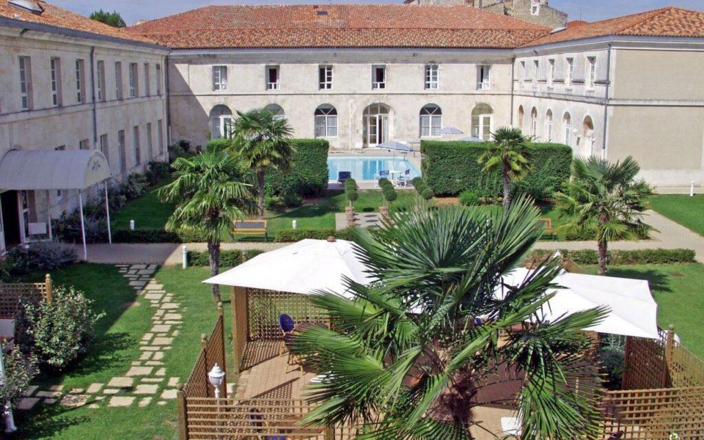 hotel-restaurant-de-la-corderie-royale-1lieu1salle-seminaire-exterieur.jpg