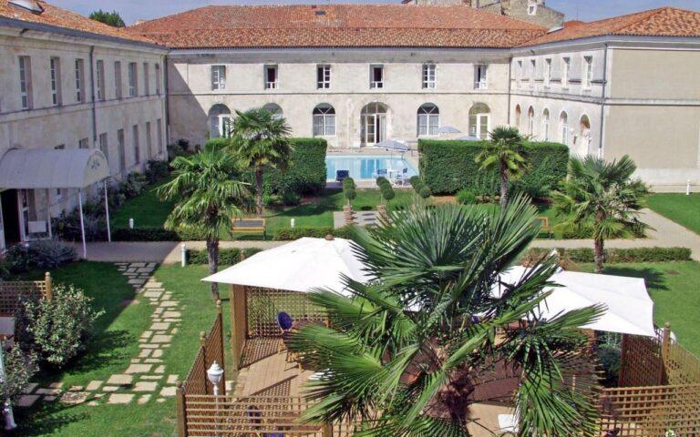 hotel-restaurant-de-la-corderie-royale-1lieu1salle-seminaire-exterieur.jpg
