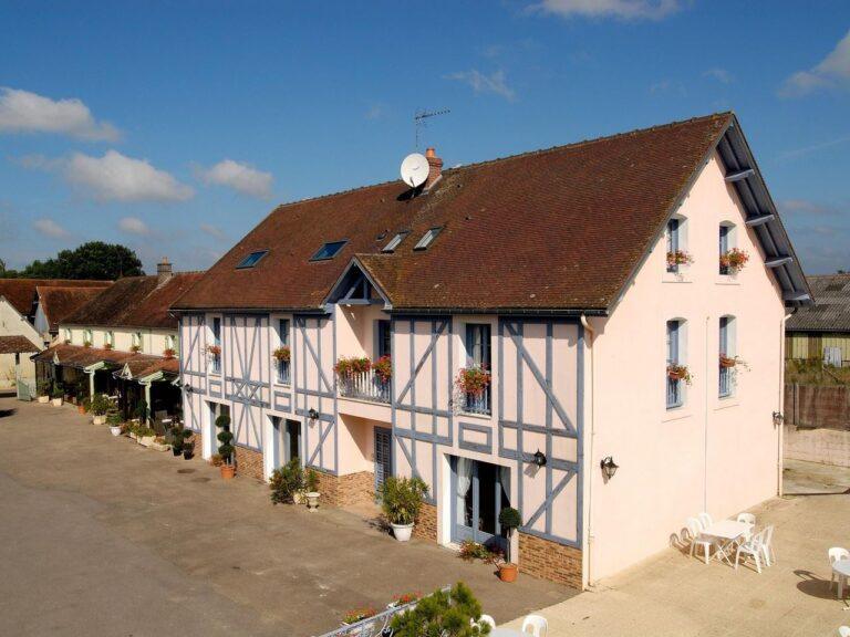 hotel-aux-maisons-1lieu1salle-restaurant-reunion-congres.jpg