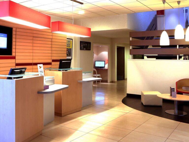 ibis-charleville-meziere-1lieu1salle-seminaire-accueil.jpg