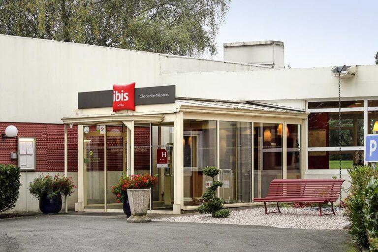 ibis-charleville-meziere-1lieu1salle-seminaire-facade.jpg