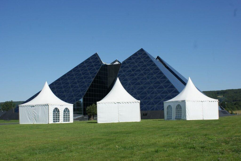 la-cite-de-l-or-congres-1lieu1salle-convention-pyramide.jpg
