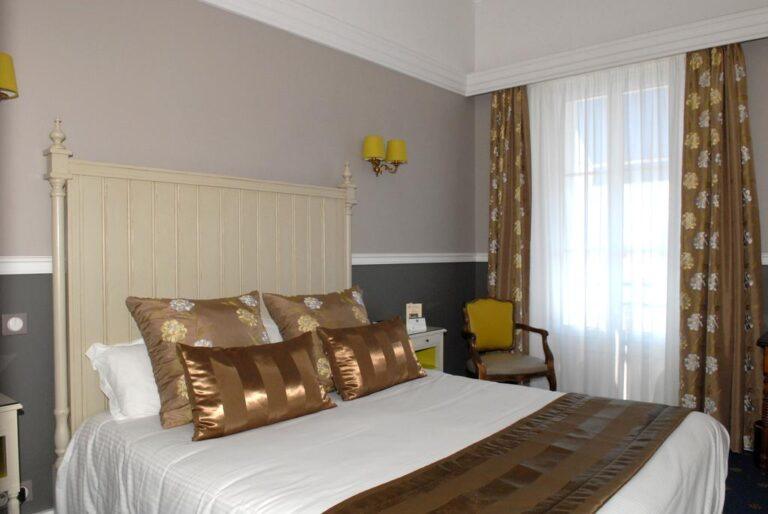 le-champlain-1lieu1salle-hotel-restaurant-seminaire-chambre.jpg