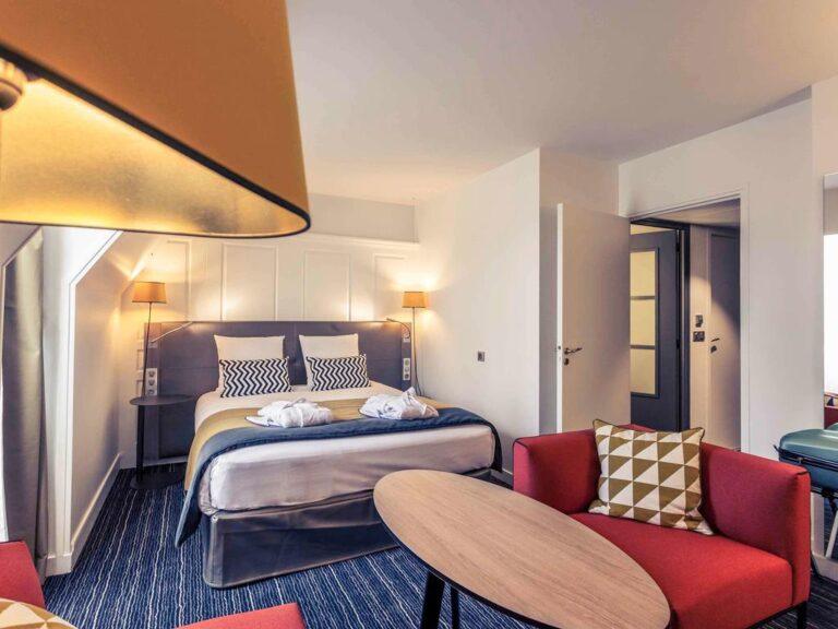 mercure-bourges-hotel-de-bourbon-1lieu1salle-reunion-chambre.jpg