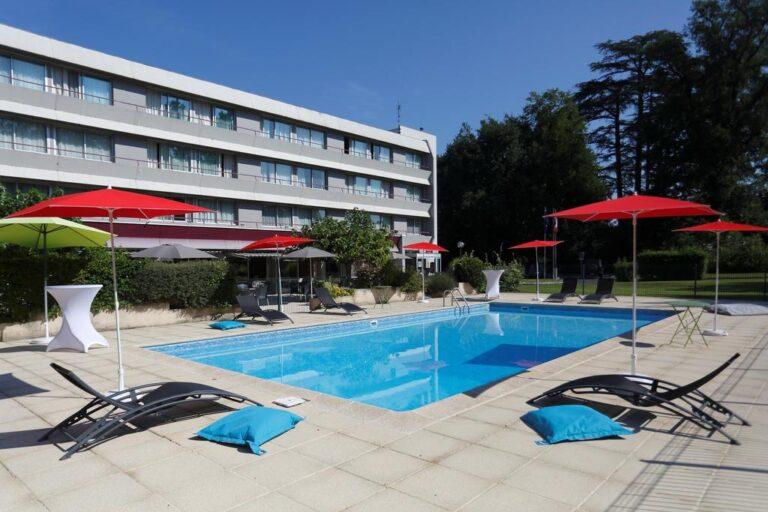 mercure-brive-1lieu1salle-hotel-restaurant-convention-piscine.jpg