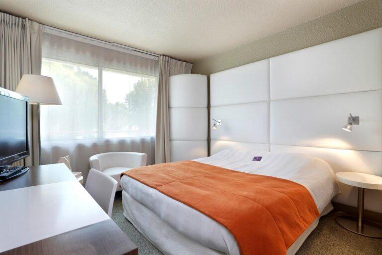 mercure-brive-1lieu1salle-hotel-restaurant-reunion-chambre.jpg