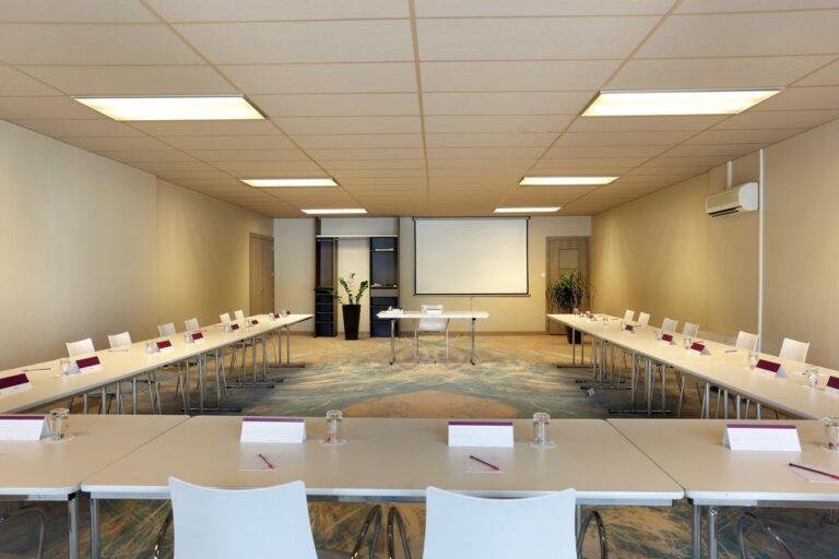 mercure-brive-1lieu1salle-hotel-restaurant-salle-de-reunion.jpg