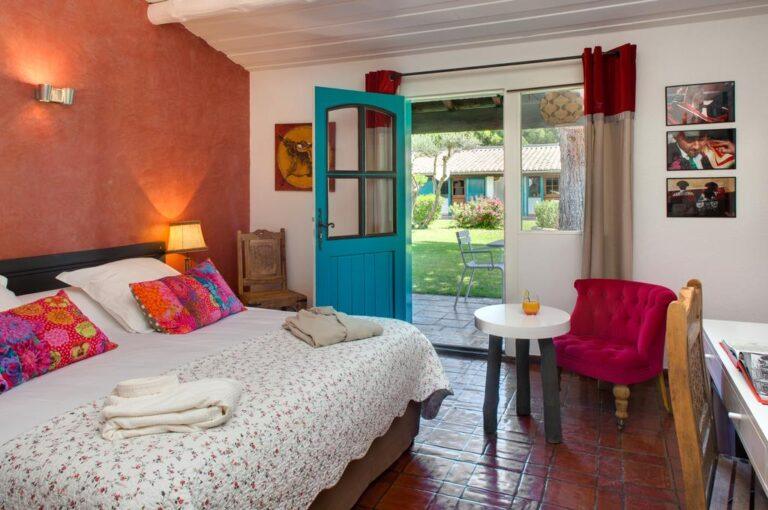 oustau-camarguen-1lieu1salle-seminaire-hotel-restaurant-convention-meeting-booking.jpg