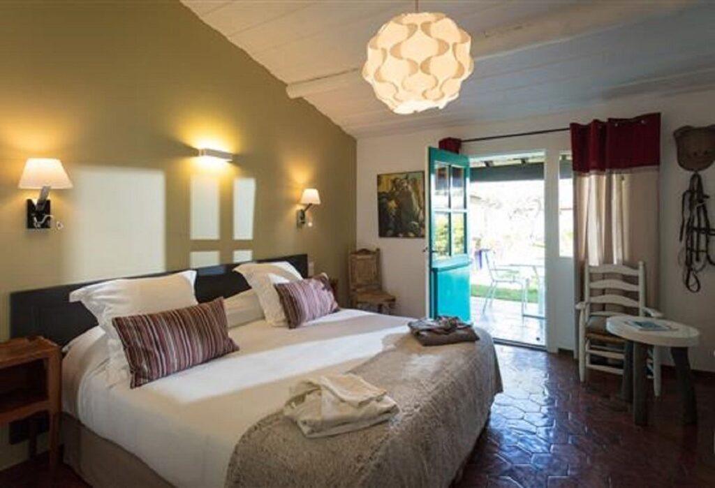 oustau-camarguen-1lieu1salle-seminaire-hotel-restaurant-convention-meeting-booking-chambre.jpg