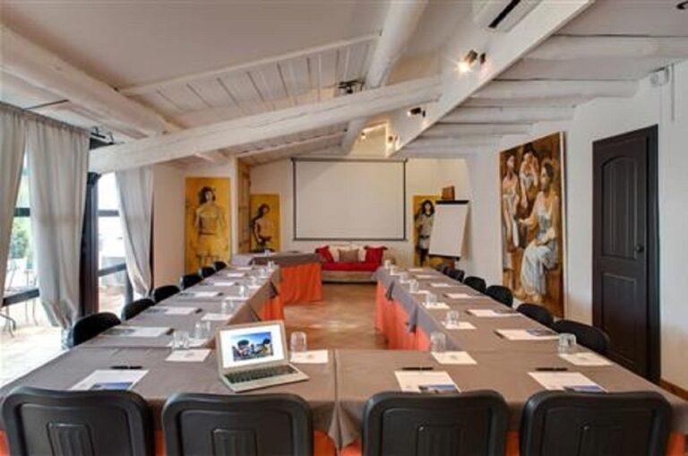 oustau-camarguen-1lieu1salle-seminaire-hotel-restaurant-convention-meeting-booking-salle2.jpg