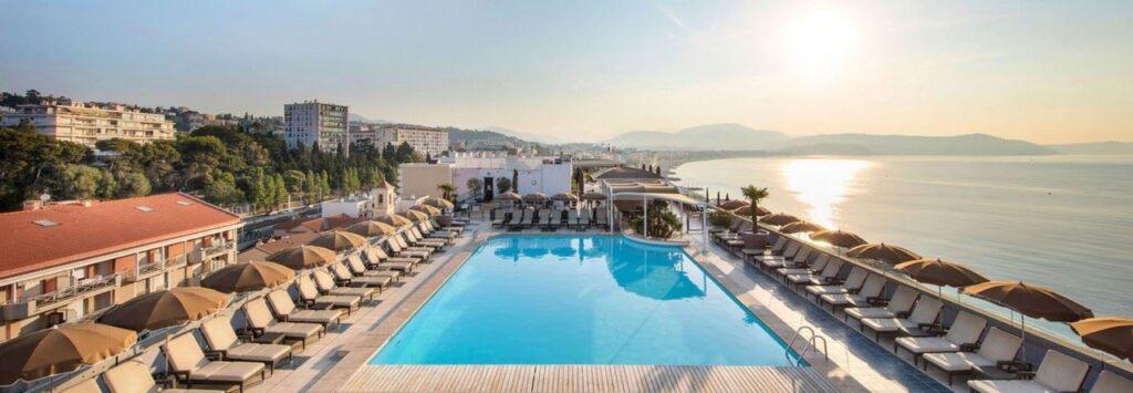 radisson-blu-hotel-nice-1lieu1salle-seminaire-piscine.jpg