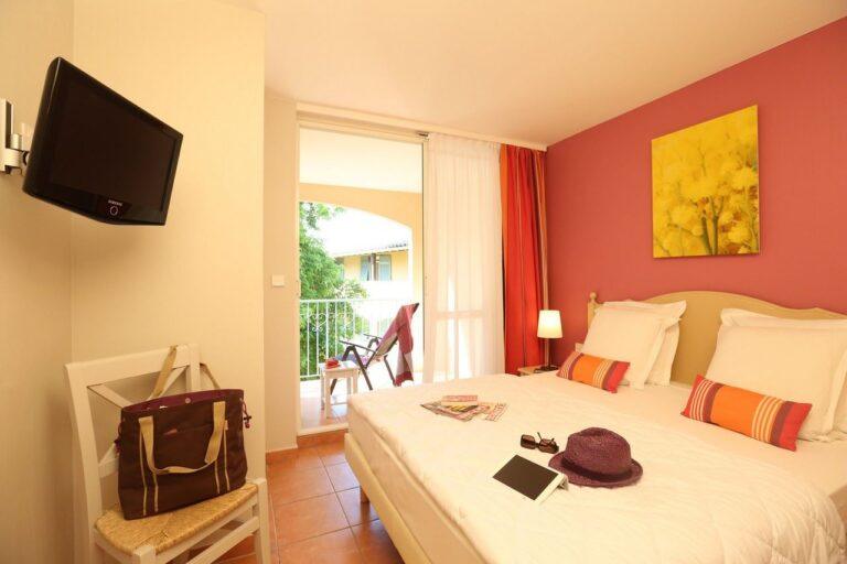 residence-premium-cannes-1lieu1salle-chambre.jpg