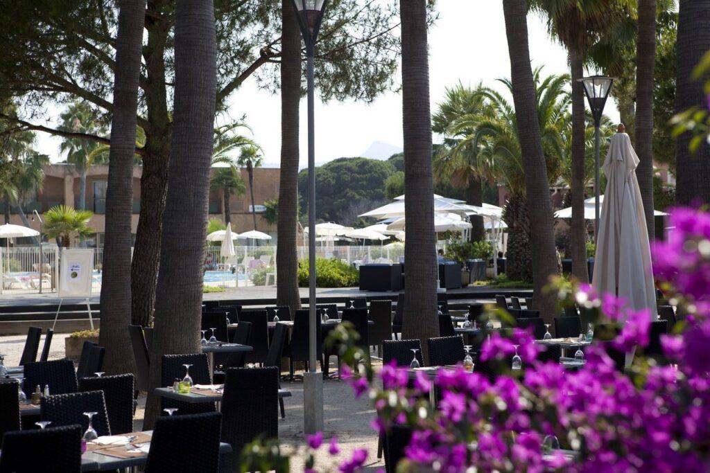residence-premium-cannes-1lieu1salle-exterieur.jpg