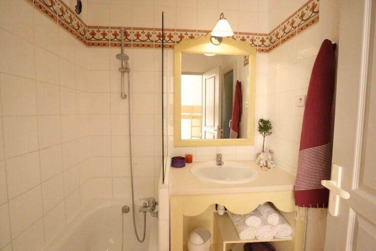 residence-premium-cannes-1lieu1salle-sdb.jpg
