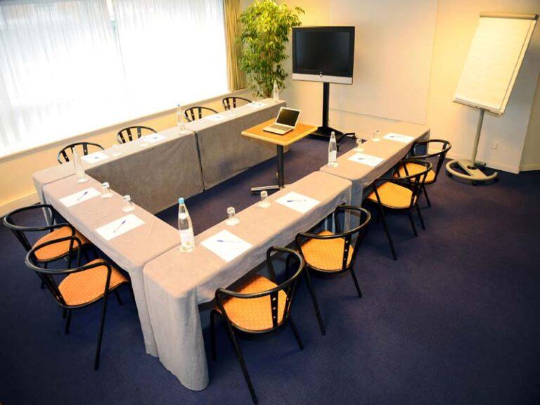 vichy-spa-hotel-les-celestins-1lieu1salle-u.jpg