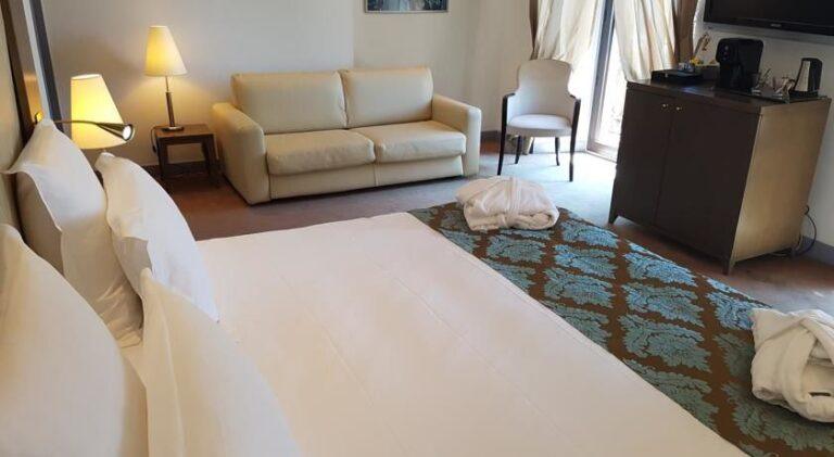 westminster-hotel-spa-nice-1lieu1salle-reunion-chambre.jpg