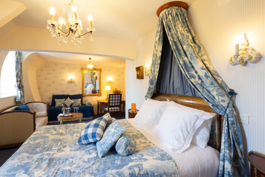 Junior-suite-4-scaled-1.jpg