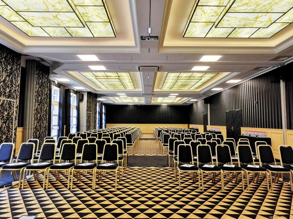 Salon-Versailles.jpg