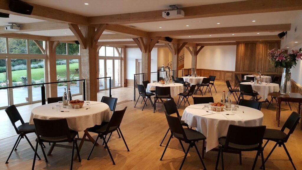 tables-rondes-min.jpg