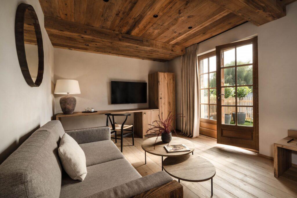 Chambre-charme-superieure-2-scaled-1.jpg