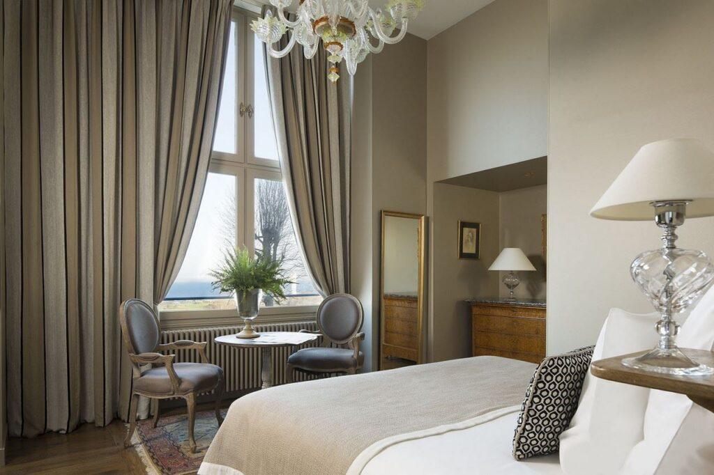 Corot-Deluxe-room-2.jpg