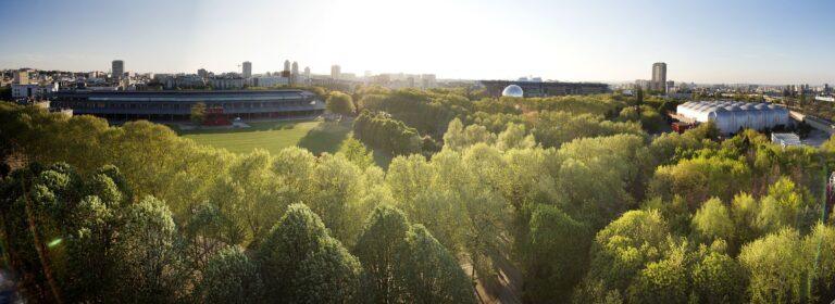 Vue-sur-le-Parc-de-la-Villette.jpg