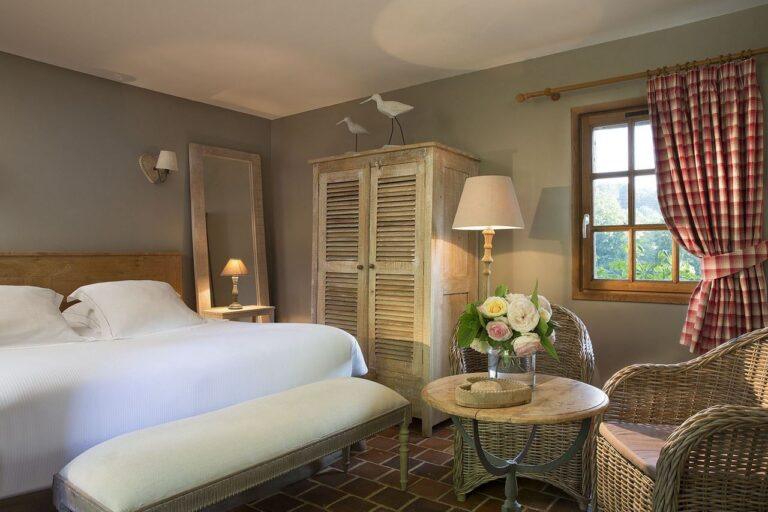 auberge-de-la-source-chambre-photo-ch-bielsa-03-04-bd.jpg