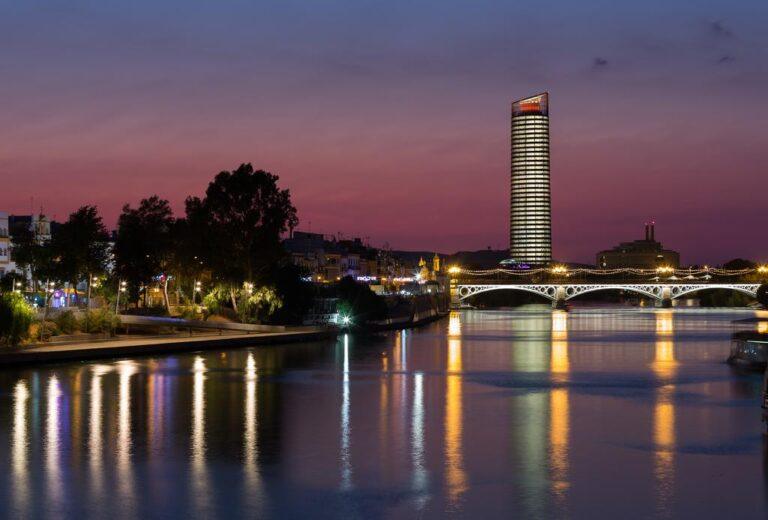 eurostars-torre-sevilla-1lieu1salle-reunion.jpg