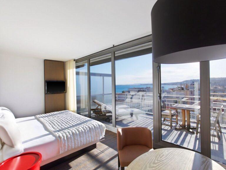 014_Executive-Room-City-Roofs-View.jpg