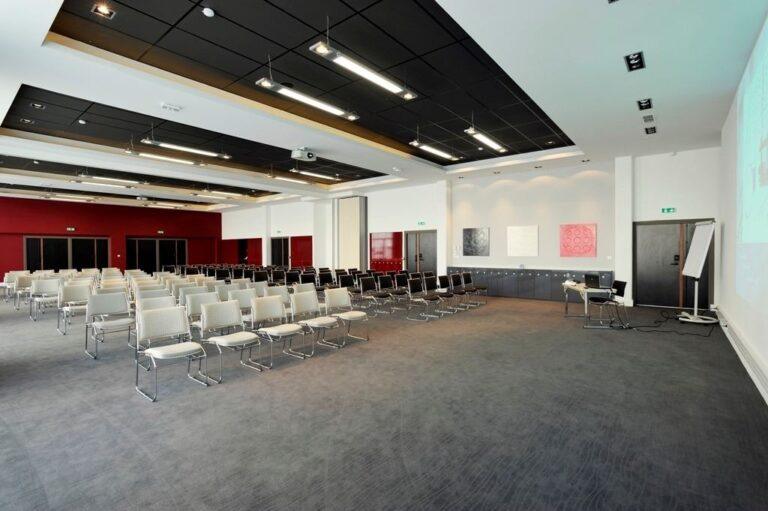 Andro-12-theatre-4.jpg