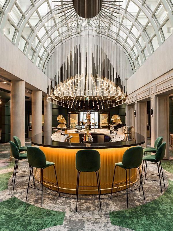 Bar-lAlcove-Hotel-Le-Louis-Versailles-Chateau-2.jpg