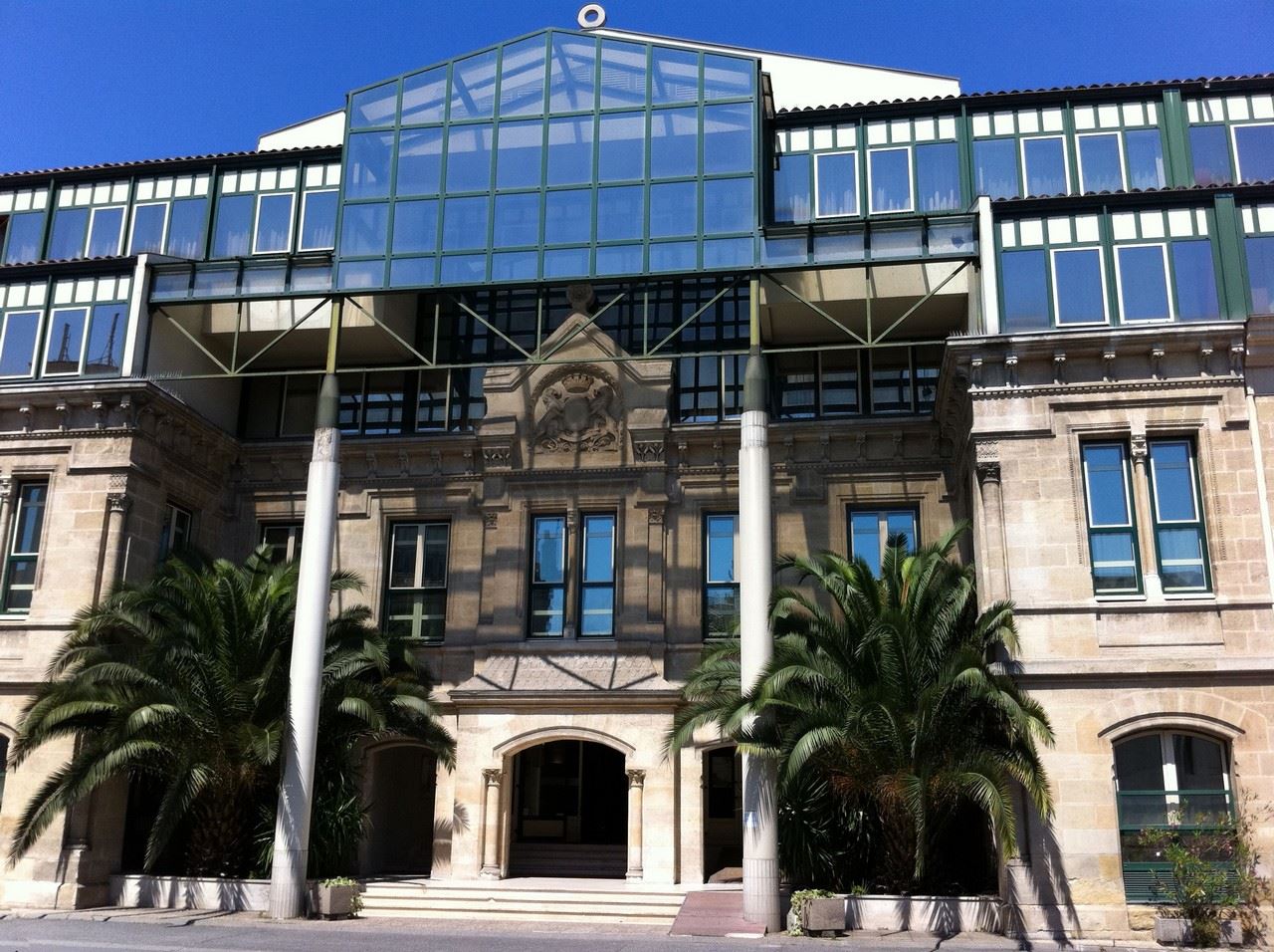Facade-Mercure-Chateau-Chartrons-Photo-1.jpg