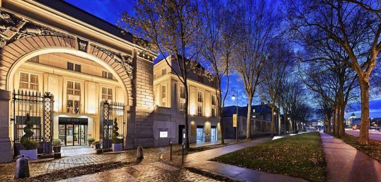 Hotel-Le-Louis-Versailles-Chateau-exterieur.jpg