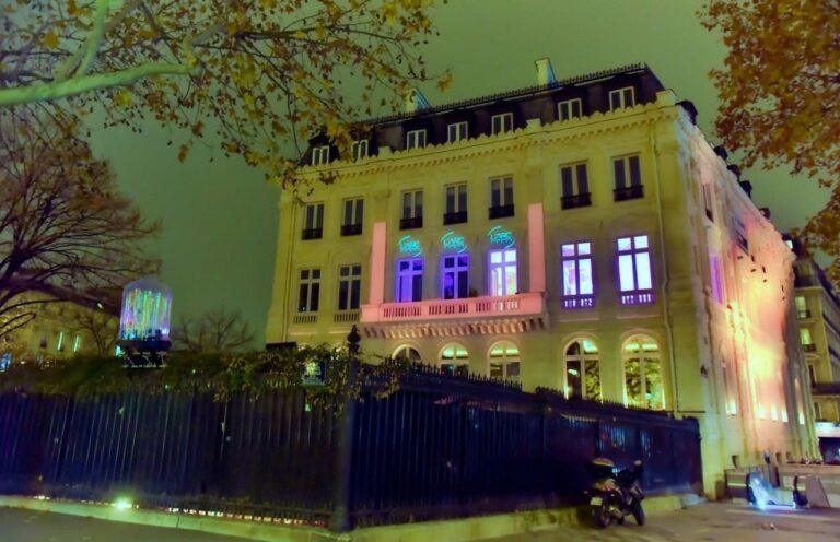 L_Arc-Paris-Facade-nuit-vue-3-e1560863064821.jpg