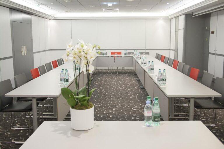 Les-Loges-U.jpg