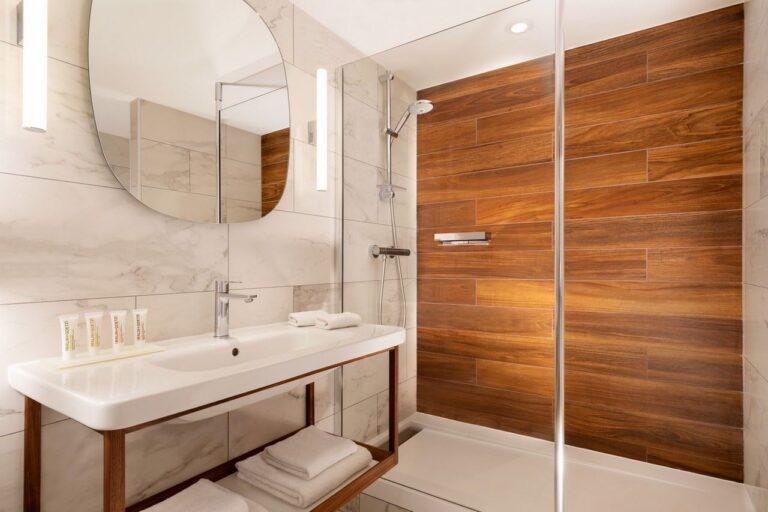 New-Guest-Bathroom.jpg