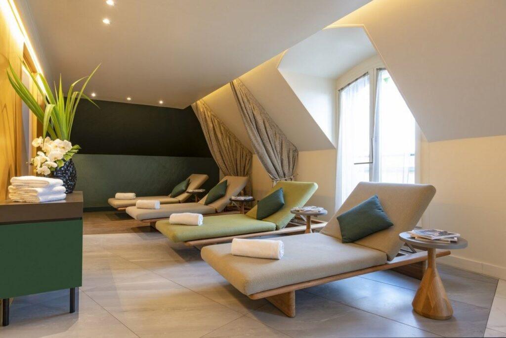 Spa-Massage-MGallery-Le-Louis-Versailles.jpg