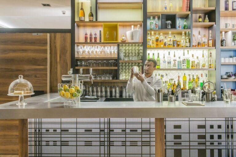 bar-1.jpg