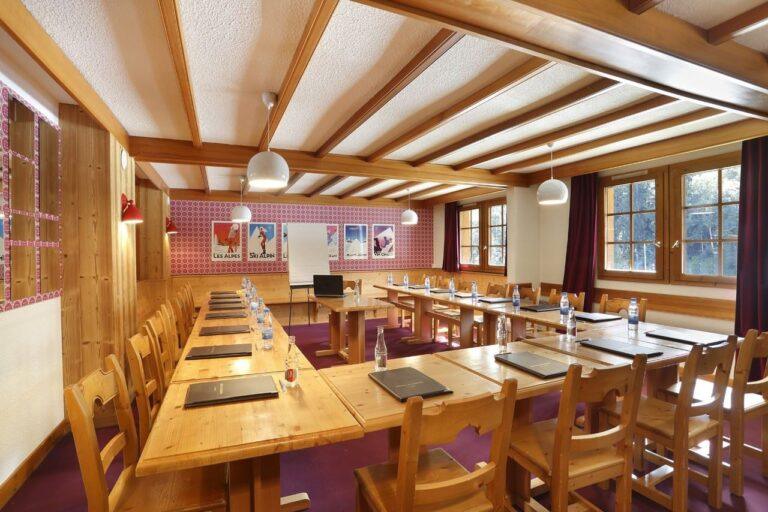 breakfast-room-as-meeting-room-2.jpg