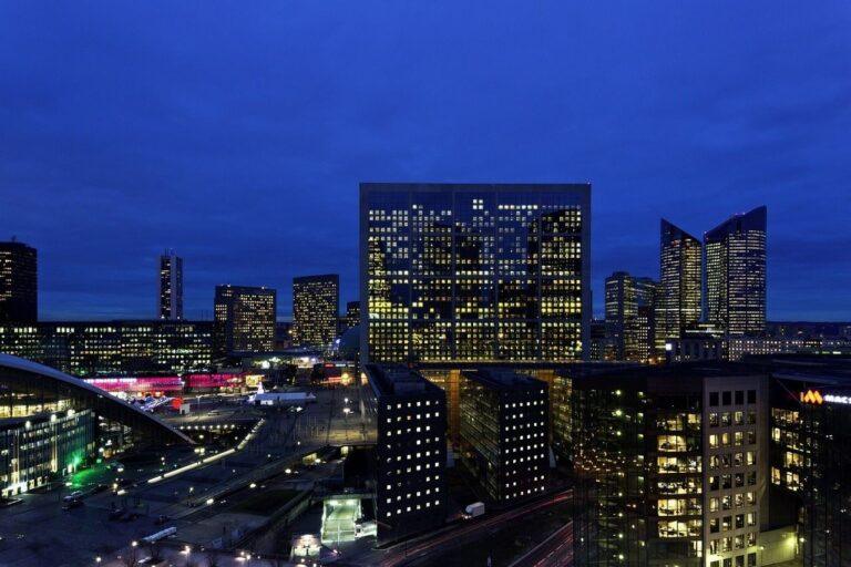 exterieur-du-Pullman-La-Defense.jpg