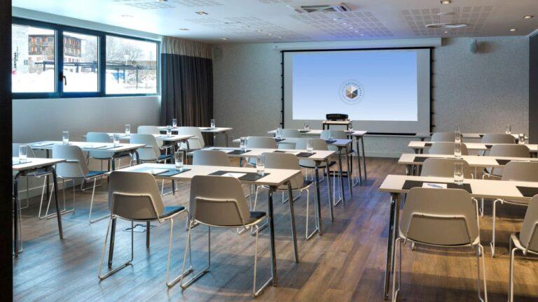 heliopic-hotel-spa-1lieu1salle-meeting.jpg