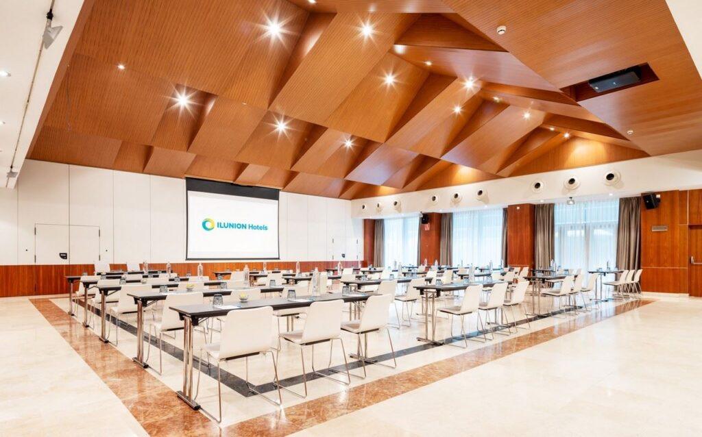 ilunion-malaga-1lieu1salle-conference.jpg