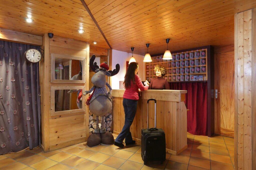 lobby-5.jpg