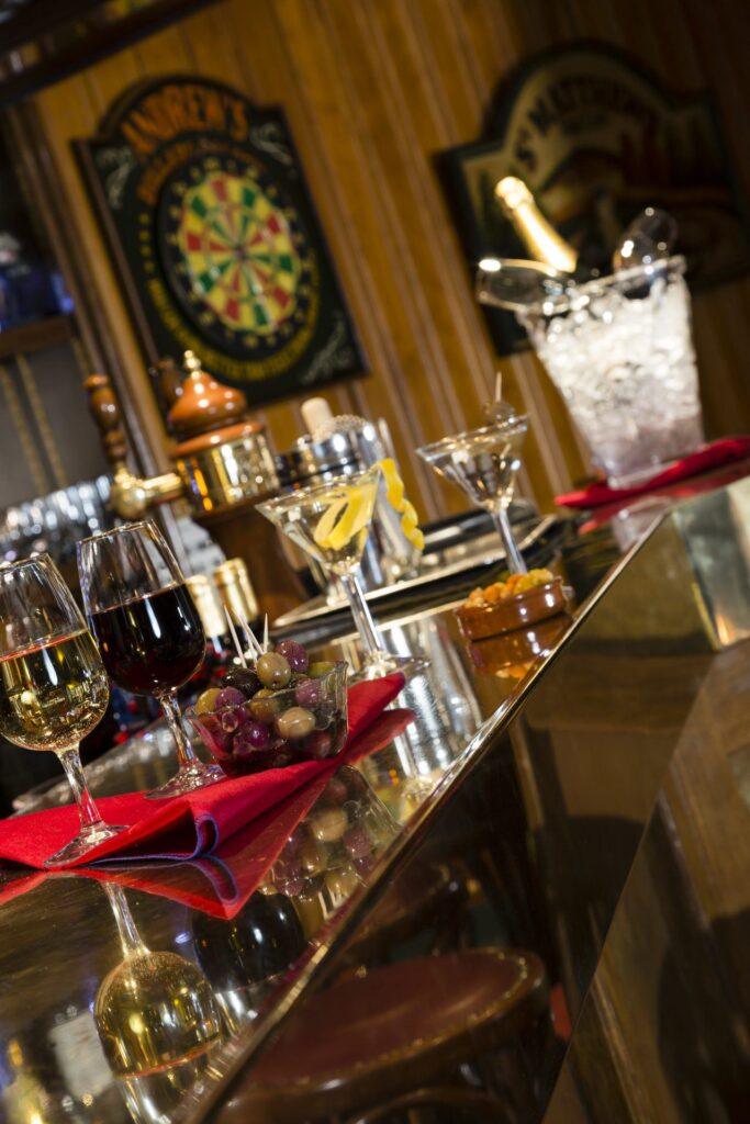 lounge-bar-3.jpg