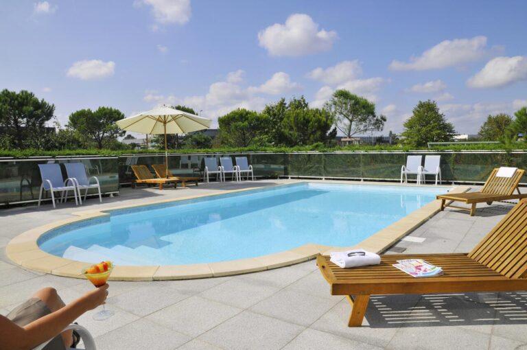 quality-suites-bordeaux-aeroport-1lieu1salle-evenement.jpg
