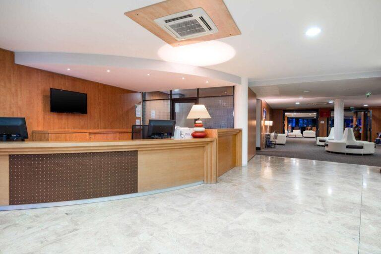 quality-suites-bordeaux-aeroport-1lieu1salle-seminaire.jpg